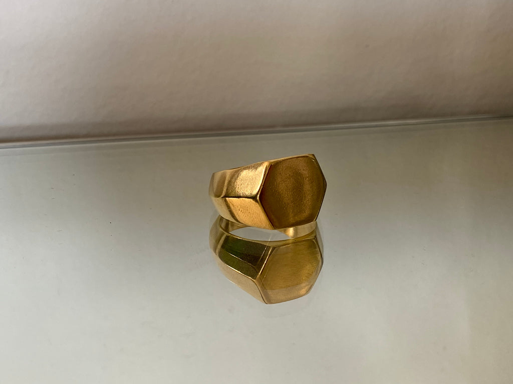 Hexagon Signet